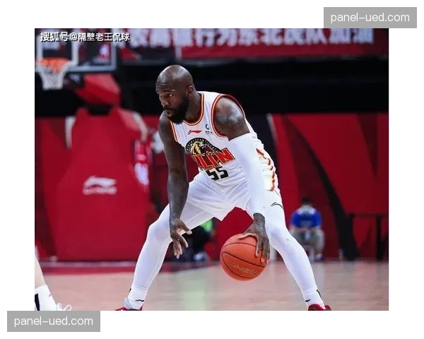 从落选秀到关键轮换：回顾琼奎尔-琼斯上赛季在阳光的逆袭之旅